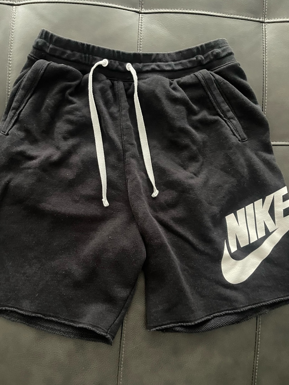 Nike Club Men’s Black Alumni French Terry Shorts Size